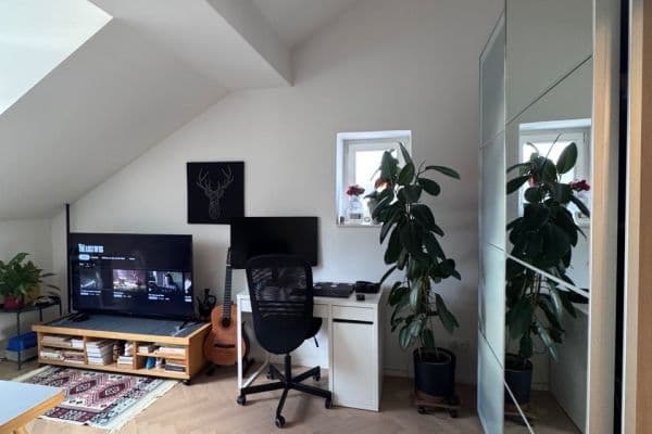 Prenájom bytu 2-izbový 65 m², Chlumova, Praha Prenájom bytu 2-izbový 65 m², Chlumova, Praha