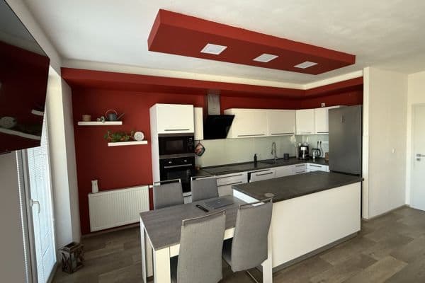 Prenájom bytu 3-izbový 74 m², V Hliníkách, Chrudim Prenájom bytu 3-izbový 74 m², V Hliníkách, Chrudim