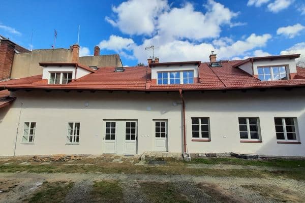 Prenájom bytu 2-izbový 83 m², Chržínská, Velvary Prenájom bytu 2-izbový 83 m², Chržínská, Velvary