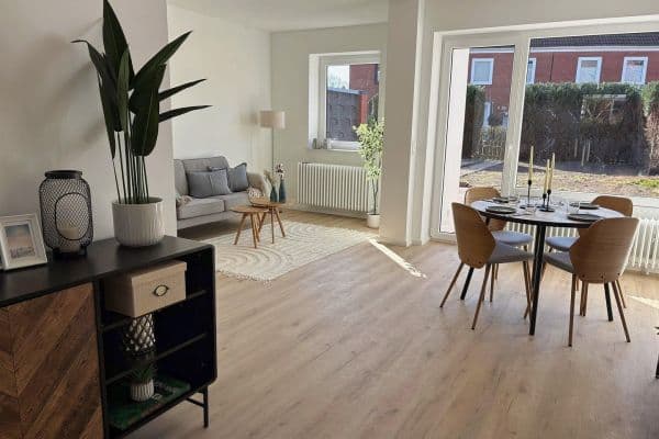 Predaj domu 120 m², pozemek 384 m², Lüneburg, Dolné Sasko Predaj domu 120 m², pozemek 384 m², Lüneburg, Dolné Sasko