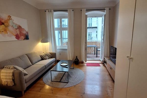 Prenájom bytu 1-izbový 36 m², Berlin, Berlín Prenájom bytu 1-izbový 36 m², Berlin, Berlín