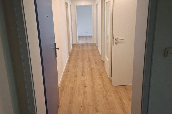 Predaj bytu 4-izbový 92 m², Unterhaching, Bavorsko Predaj bytu 4-izbový 92 m², Unterhaching, Bavorsko