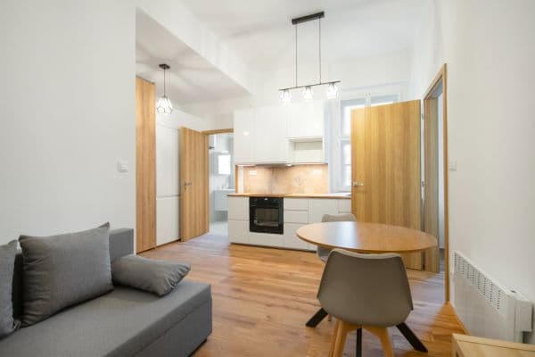 Prenájom bytu 1-izbový 29 m², Bělehradská, Praha Prenájom bytu 1-izbový 29 m², Bělehradská, Praha