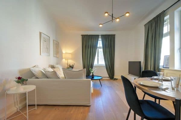 Prenájom bytu 2-izbový 59 m², Stuttgart, Bádensko-Wurttembersko Prenájom bytu 2-izbový 59 m², Stuttgart, Bádensko-Wurttembersko