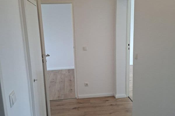 Predaj bytu 3-izbový 64 m², Berlin, Berlín Predaj bytu 3-izbový 64 m², Berlin, Berlín