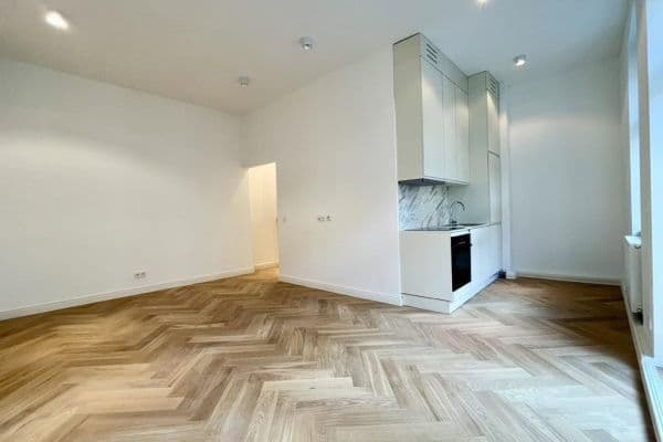 Prenájom bytu 1-izbový 35 m², Schöneberger Str. 9, Berlin, Berlín Prenájom bytu 1-izbový 35 m², Schöneberger Str. 9, Berlin, Berlín