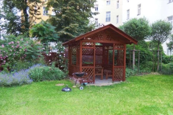Prenájom bytu 1-izbový 27 m², Slovenská, Praha Prenájom bytu 1-izbový 27 m², Slovenská, Praha