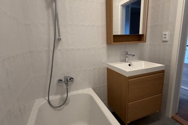 Prenájom bytu 3-izbový 59 m², V Dolině, Praha Prenájom bytu 3-izbový 59 m², V Dolině, Praha