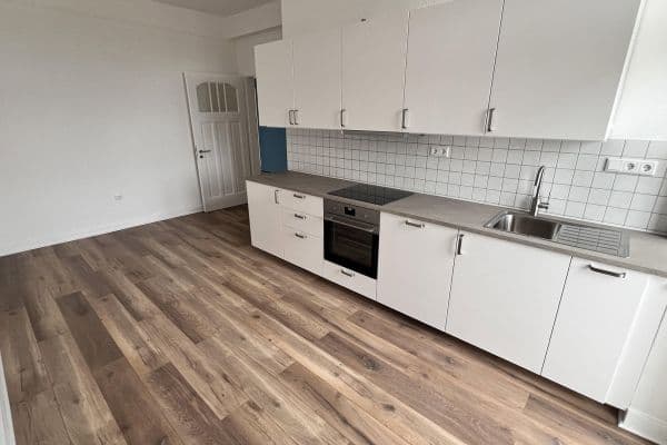 Prenájom bytu 2-izbový 66 m², Düsseldorf, Severné Porýnie - Westfálsko Prenájom bytu 2-izbový 66 m², Düsseldorf, Severné Porýnie - Westfálsko