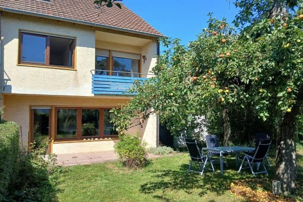 Predaj domu 160 m², pozemek 448 m², Tulpenstr. 9, Erdmannhausen Predaj domu 160 m², pozemek 448 m², Tulpenstr. 9, Erdmannhausen