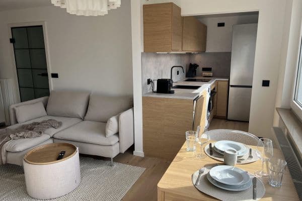 Prenájom bytu 2-izbový 50 m², Reichenaustraße 25, München, Bavorsko Prenájom bytu 2-izbový 50 m², Reichenaustraße 25, München, Bavorsko