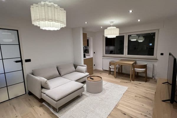 Prenájom bytu 2-izbový 50 m², Reichenaustraße 25, München, Bavorsko Prenájom bytu 2-izbový 50 m², Reichenaustraße 25, München, Bavorsko