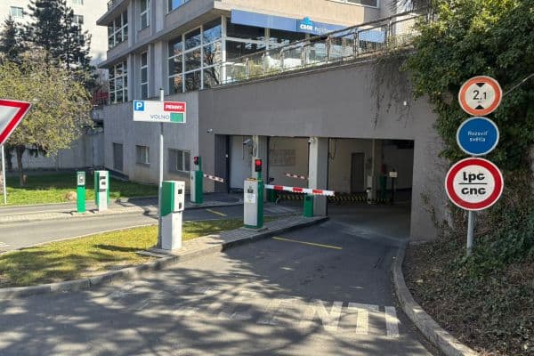 Prenájom garáže 21 m², Vinohradská, Praha Prenájom garáže 21 m², Vinohradská, Praha