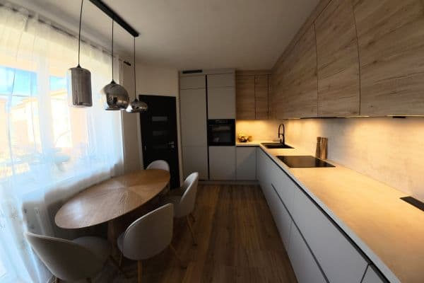 Predaj bytu 3-izbový 66 m², Oranžová, Chrášťany Predaj bytu 3-izbový 66 m², Oranžová, Chrášťany