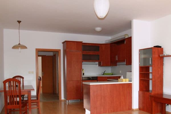 Prenájom bytu 3-izbový 74 m², Remízková, Praha Prenájom bytu 3-izbový 74 m², Remízková, Praha