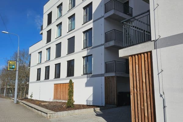 Prenájom bytu 2-izbový 42 m², Pilařská, Plzeň Prenájom bytu 2-izbový 42 m², Pilařská, Plzeň