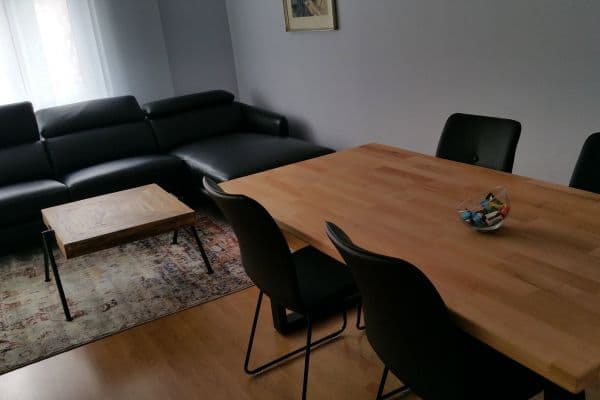 Prenájom bytu 2-izbový 55 m², Frankfurt am Main, Hesensko Prenájom bytu 2-izbový 55 m², Frankfurt am Main, Hesensko