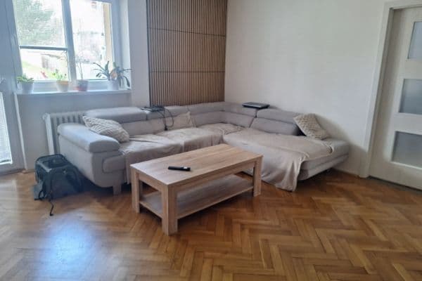 Prenájom bytu 3-izbový 80 m², Československé armády, Přelouč Prenájom bytu 3-izbový 80 m², Československé armády, Přelouč