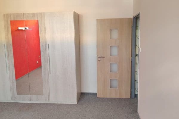Prenájom bytu 1-izbový 38 m², SPC P, Krnov Prenájom bytu 1-izbový 38 m², SPC P, Krnov