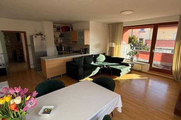 Prenájom bytu 3-izbový 89 m², Ke Klimentce, Praha Prenájom bytu 3-izbový 89 m², Ke Klimentce, Praha