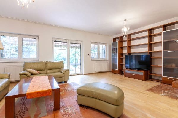 Predaj domu 220 m², pozemek 253 m², Okrová, Praha Predaj domu 220 m², pozemek 253 m², Okrová, Praha