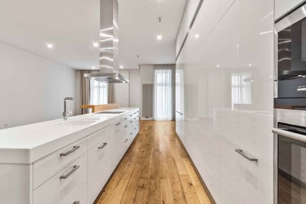 Prenájom bytu 3-izbový 134 m², Laubova, Praha, Praha Prenájom bytu 3-izbový 134 m², Laubova, Praha, Praha