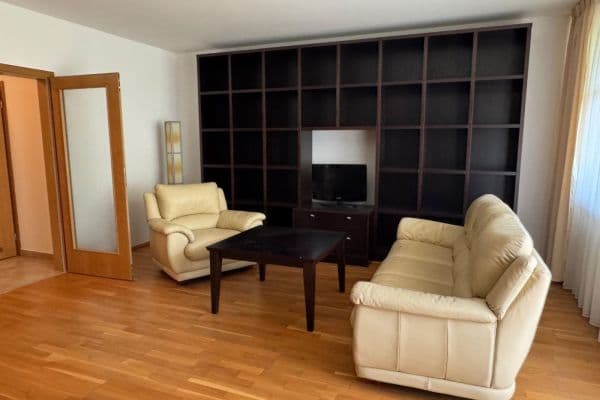 Prenájom bytu 3-izbový 107 m², Strnadových, Prague Prenájom bytu 3-izbový 107 m², Strnadových, Prague