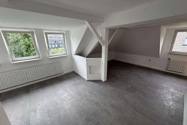 Prenájom bytu 3-izbový 79 m², Wuppertal Cronenberg, Severné Porýnie - Westfálsko Prenájom bytu 3-izbový 79 m², Wuppertal Cronenberg, Severné Porýnie - Westfálsko