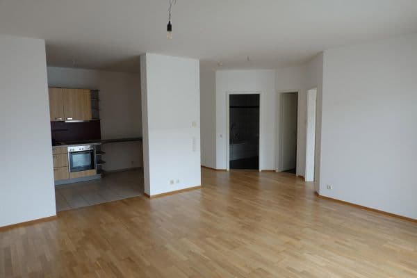Prenájom bytu 2-izbový 65 m², Frankfurt am Main, Hesensko Prenájom bytu 2-izbový 65 m², Frankfurt am Main, Hesensko