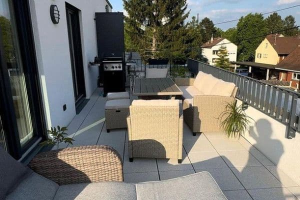 Prenájom bytu 2-izbový 83 m², Frankfurt am Main, Hesensko Prenájom bytu 2-izbový 83 m², Frankfurt am Main, Hesensko