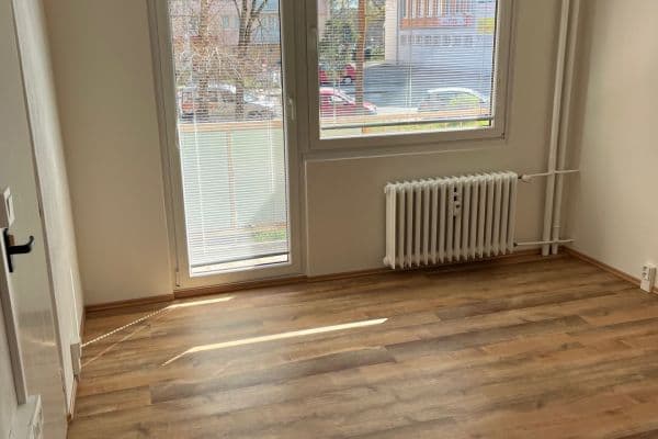 Prenájom bytu 1-izbový 37 m², Lidická třída, České Budějovice Prenájom bytu 1-izbový 37 m², Lidická třída, České Budějovice