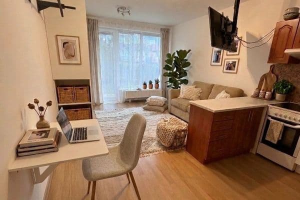 Prenájom bytu 1-izbový 32 m², Herlíkovická, Praha Prenájom bytu 1-izbový 32 m², Herlíkovická, Praha