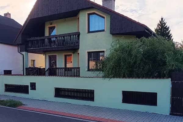 Predaj domu 396 m², pozemek 660 m², Karla Čapka, Chomutov Predaj domu 396 m², pozemek 660 m², Karla Čapka, Chomutov