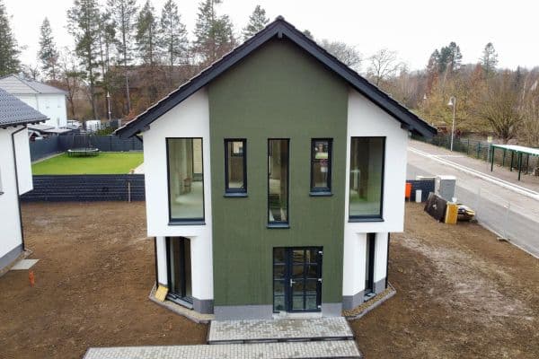 Predaj domu 123 m², pozemek 440 m², Reichweinstraße 4, Werneuchen Predaj domu 123 m², pozemek 440 m², Reichweinstraße 4, Werneuchen