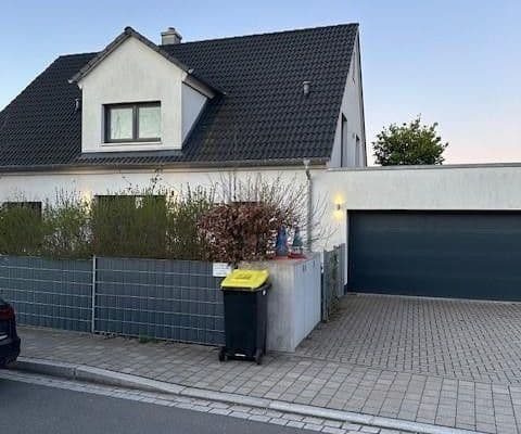 Predaj domu 176 m², pozemek 551 m², Neunkirchen am Brand Predaj domu 176 m², pozemek 551 m², Neunkirchen am Brand