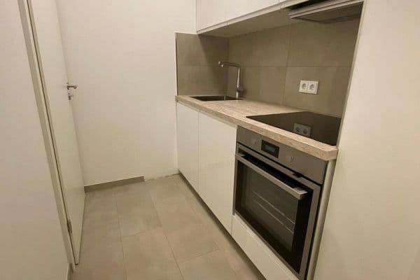 Prenájom bytu 25 m², Julius-Brecht-Straße 5, Frankfurt am Main, Hesensko Prenájom bytu 25 m², Julius-Brecht-Straße 5, Frankfurt am Main, Hesensko