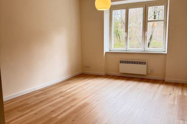 Prenájom bytu Garsoniéra 28 m², Jaurisova, Praha Prenájom bytu Garsoniéra 28 m², Jaurisova, Praha