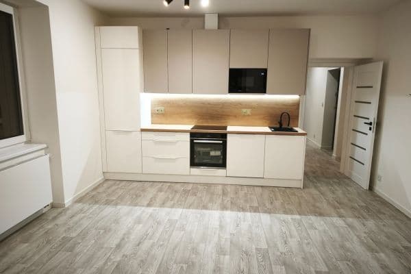 Prenájom bytu 3-izbový 59 m², Jižní, Jablonec nad Nisou Prenájom bytu 3-izbový 59 m², Jižní, Jablonec nad Nisou