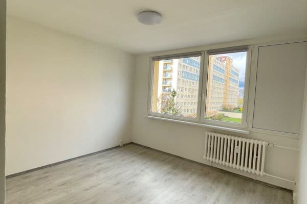 Prenájom bytu 3-izbový 72 m², Lublinská, Praha Prenájom bytu 3-izbový 72 m², Lublinská, Praha