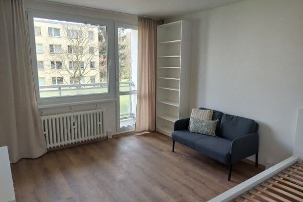 Prenájom bytu 1-izbový 26 m², Varnsdorfská, Praha Prenájom bytu 1-izbový 26 m², Varnsdorfská, Praha