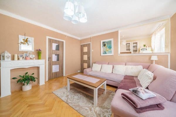 Prenájom bytu 2-izbový 61 m², Na Hradčanech, Cheb, Karlovarský kraj Prenájom bytu 2-izbový 61 m², Na Hradčanech, Cheb, Karlovarský kraj