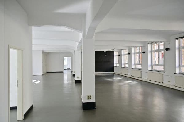 Prenájom kancelárie 282 m², Stuttgart, Bádensko-Wurttembersko Prenájom kancelárie 282 m², Stuttgart, Bádensko-Wurttembersko