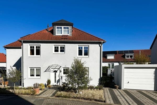 Predaj domu 207 m², pozemek 328 m², Bad Vilbel Predaj domu 207 m², pozemek 328 m², Bad Vilbel