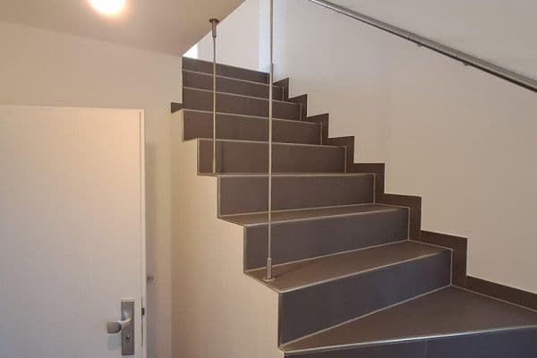 Prenájom bytu 3-izbový 100 m², Oberborsbacher Str. 19, Köln Prenájom bytu 3-izbový 100 m², Oberborsbacher Str. 19, Köln