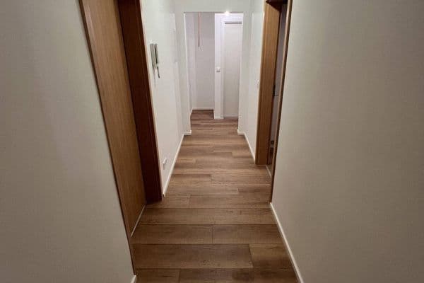 Prenájom bytu 2-izbový 62 m², Am Brestenberg 9, Schramberg Prenájom bytu 2-izbový 62 m², Am Brestenberg 9, Schramberg