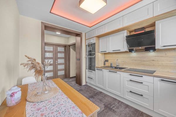 Prenájom bytu 2-izbový 50 m², Sklářská, Poděbrady, Středočeský kraj Prenájom bytu 2-izbový 50 m², Sklářská, Poděbrady, Středočeský kraj