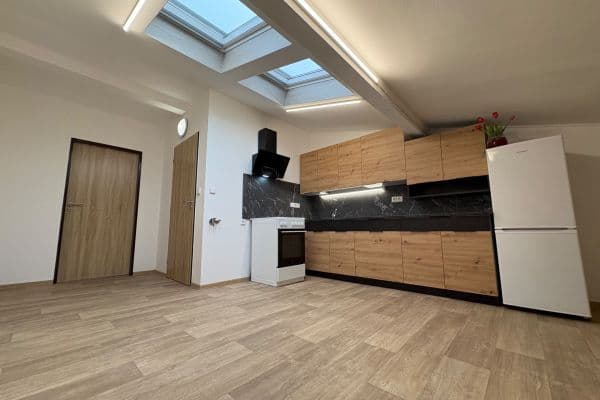 Prenájom bytu 2-izbový 44 m², Nádražní, Líbeznice Prenájom bytu 2-izbový 44 m², Nádražní, Líbeznice