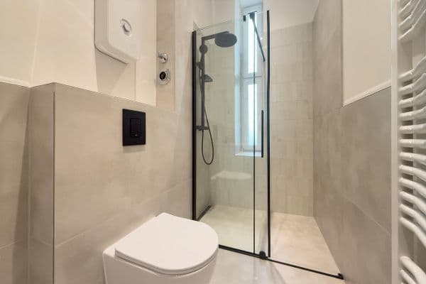 Predaj bytu 4-izbový 91 m², Glasgowerstraße 27, Berlin, Berlín Predaj bytu 4-izbový 91 m², Glasgowerstraße 27, Berlin, Berlín