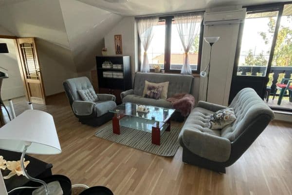 Prenájom bytu 3-izbový 115 m², Dehtínská, Praha Prenájom bytu 3-izbový 115 m², Dehtínská, Praha