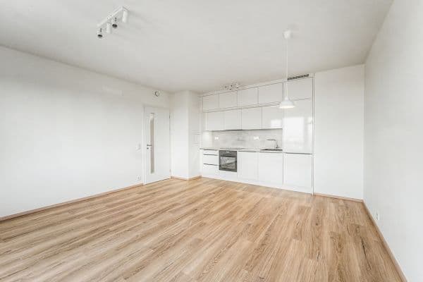 Prenájom bytu 2-izbový 52 m², Hodkovická, Praha Prenájom bytu 2-izbový 52 m², Hodkovická, Praha